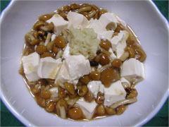 ナメコと豆腐のツルツル